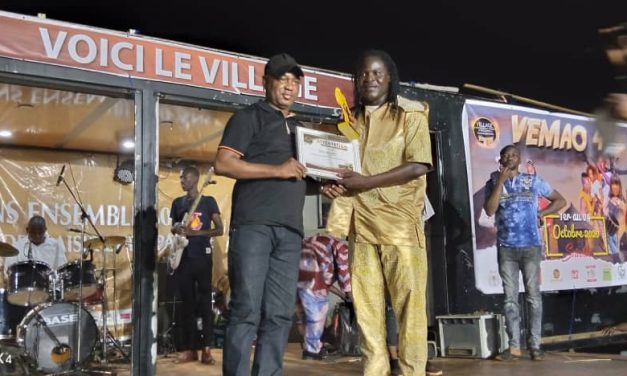 Reggae Legend, Abu Sadiq, receives award of excellence in Burkina Faso