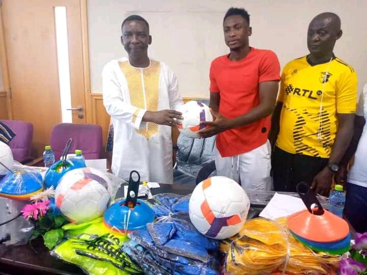 Blackstar Starlet, Baba Rahman Donates Lots Of Football Items And Huge Cash To RFA, Juveniles And Clubs