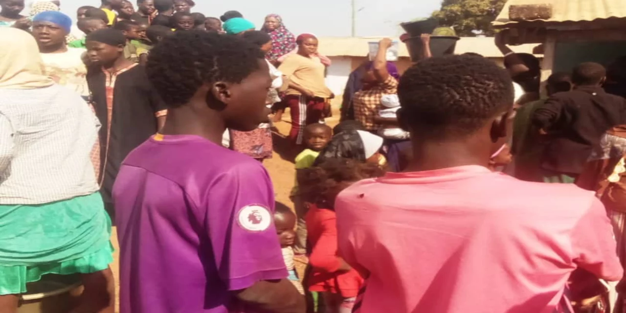 BREAKING NEWS: A Guy Nearly Mobbed In Yendi For Alleged Theft (Video).