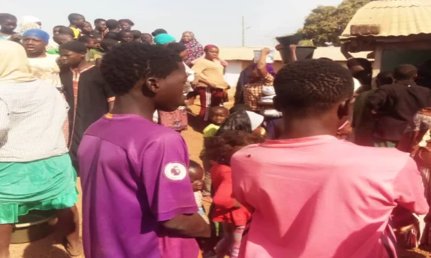 BREAKING NEWS: A Guy Nearly Mobbed In Yendi For Alleged Theft (Video).