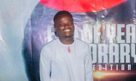 Ebenezer Akandurugo wins Happy Man Bitters Upper East Music Awards Blogger Of The Year