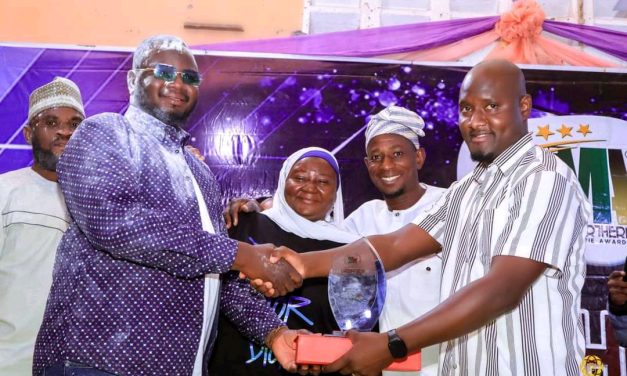 Ibu Gh Wins Overall Most Popular Actor Of The Year At The Nodrafilm Movie Awards ’22.