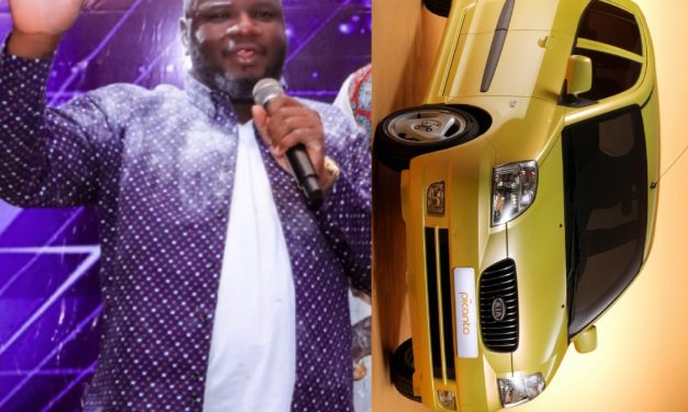 Breaking News: Mr. Ibu GH Rejects The Car Offered Him By The Nodrafilm Movie Awards Organizers.